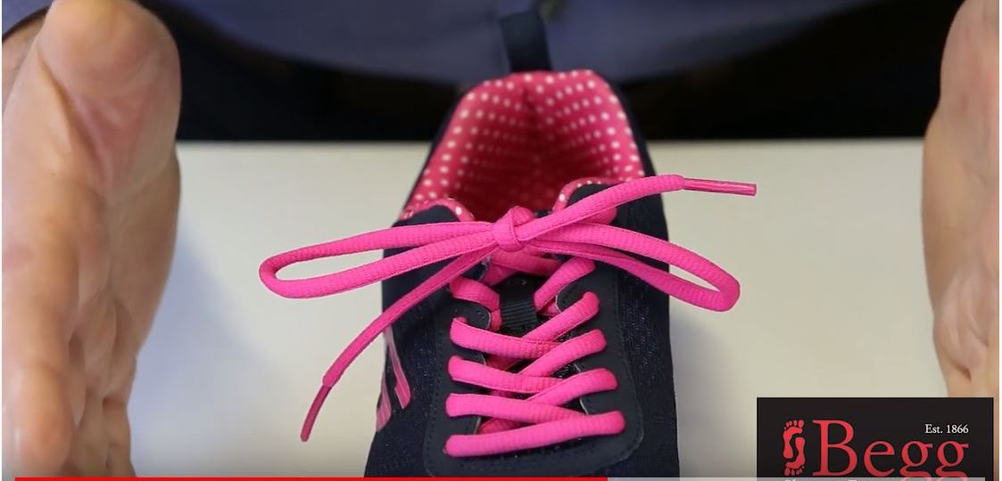 learn to tie laces