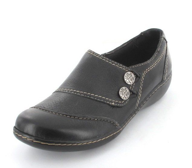 clarks black pumps