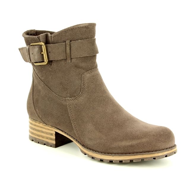 Clarks Marana Amber D Fit Taupe suede 