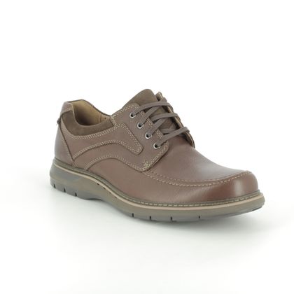 casual shoes clarks