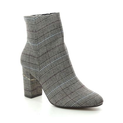 Womens Tamaris Boots - Official Stockists