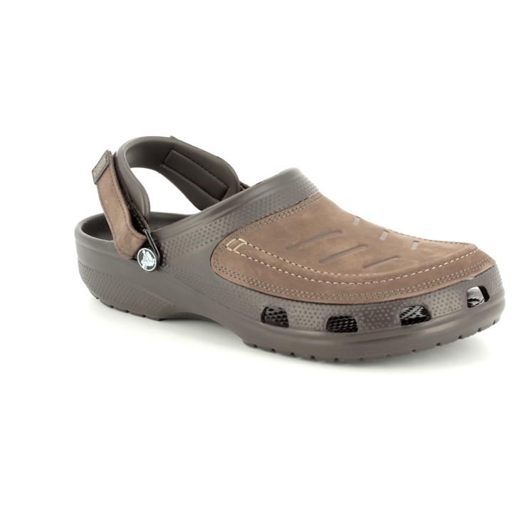 crocs stockists uk