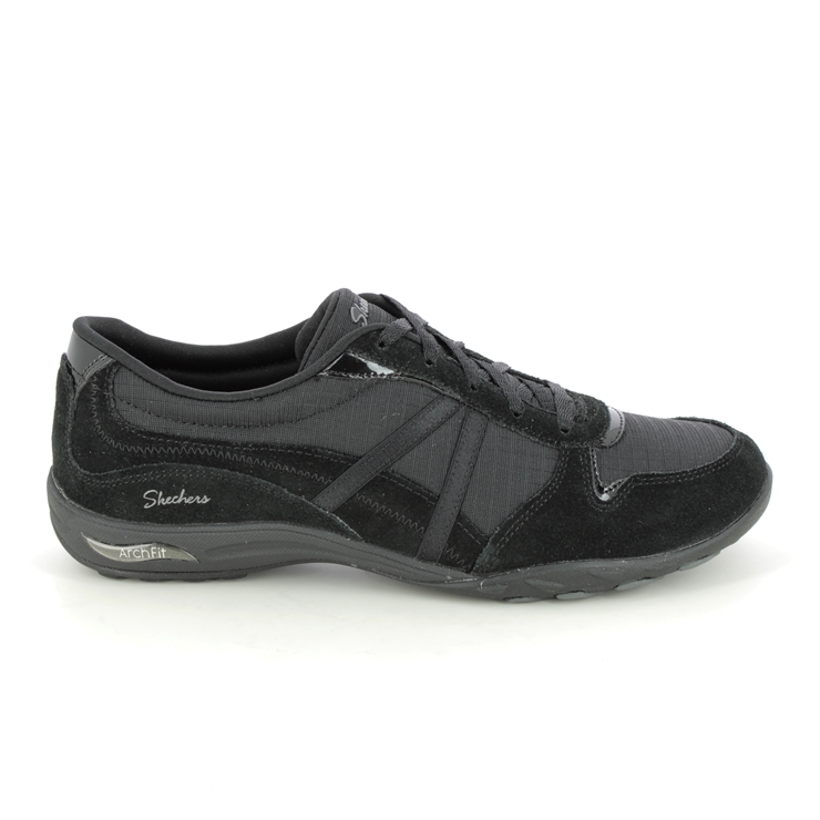 Skechers relaxed fit on sale trainers