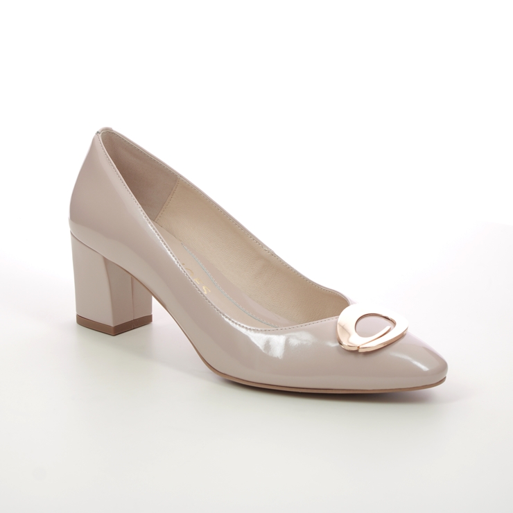 Ladies beige clearance court shoes