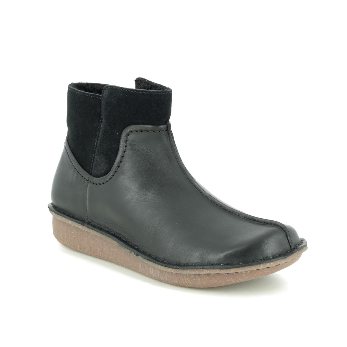 clarks ankle boots leather