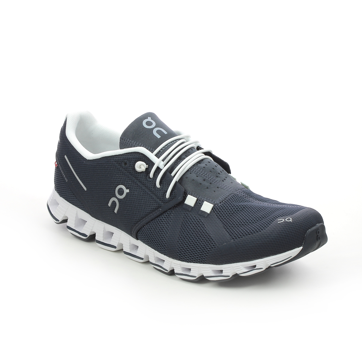 mens on cloud trainers