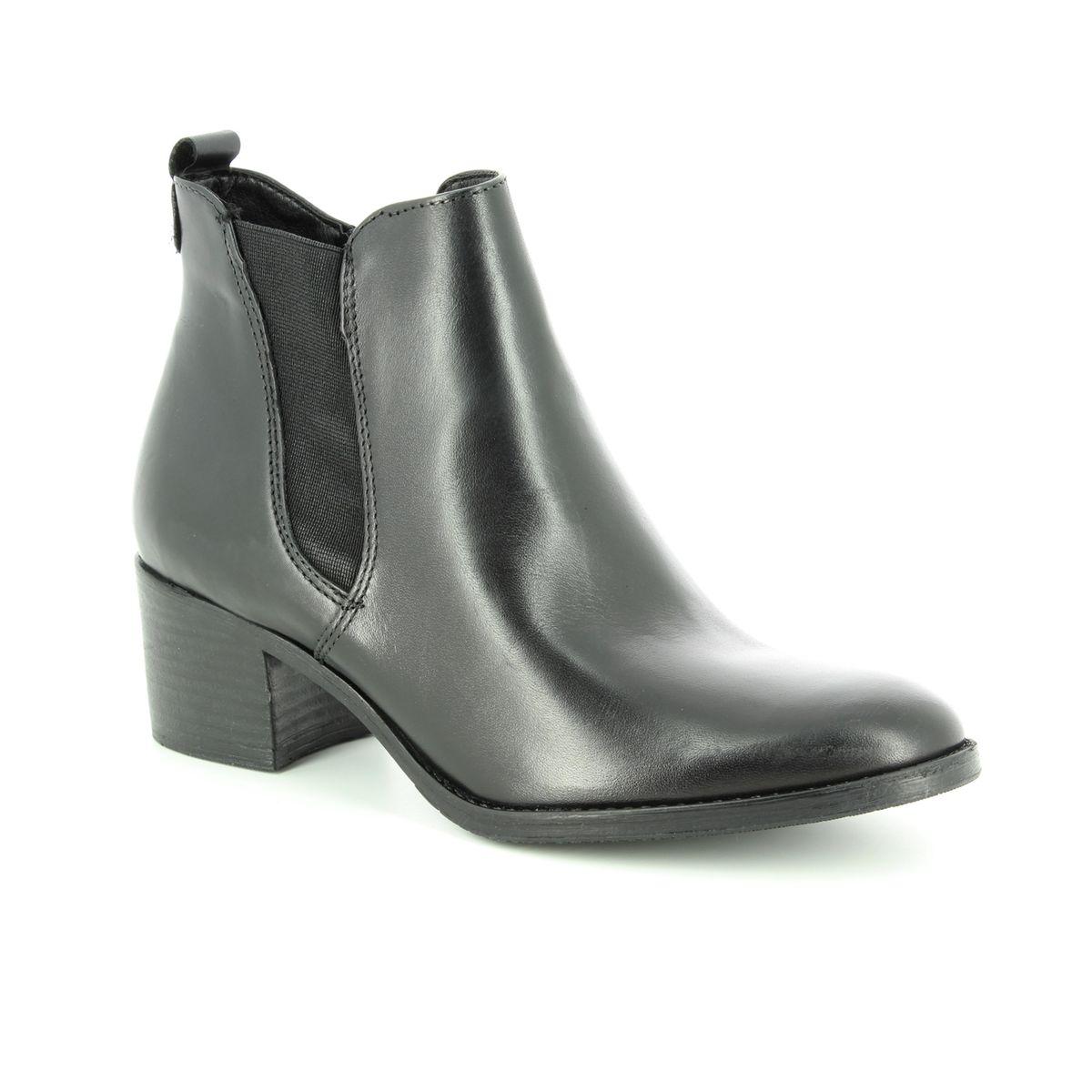 25043-21-001 Black leather ankle boots
